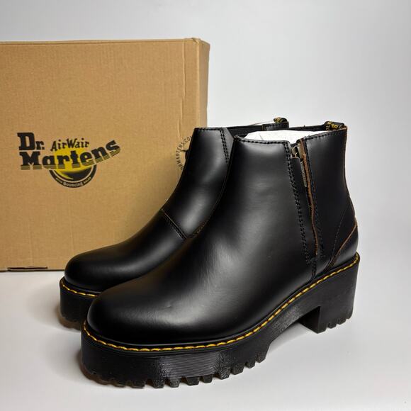Dr. Martens Rometty II Leather Heeled Chelsea Boots in Black Vintage Smooth - Picture 1 of 10